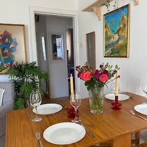 Apartment 2 Bed With Garden Near Centre & Beach, Free Parking, Edinburgh