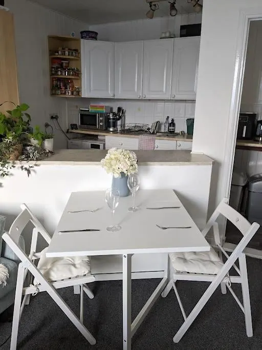 Peaceful Oasis By The Sea Apartment Edinburgh